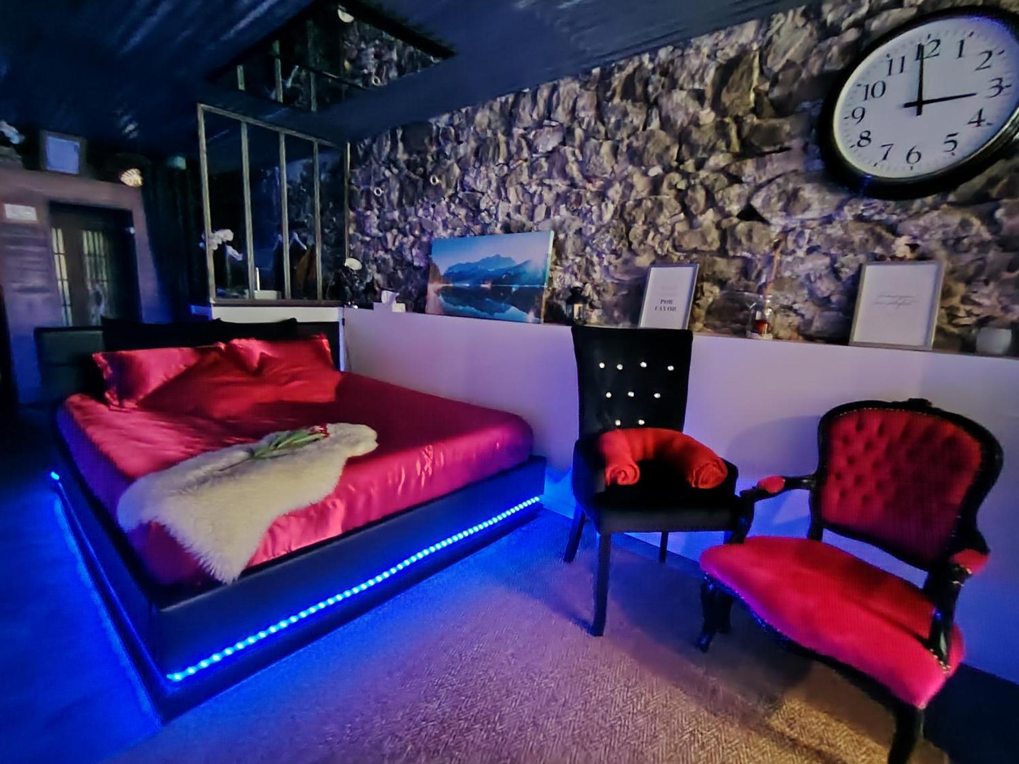 Sweet Loft Grenoble-Love Room Avec Jacuzzi & Sauna Extérieur photo